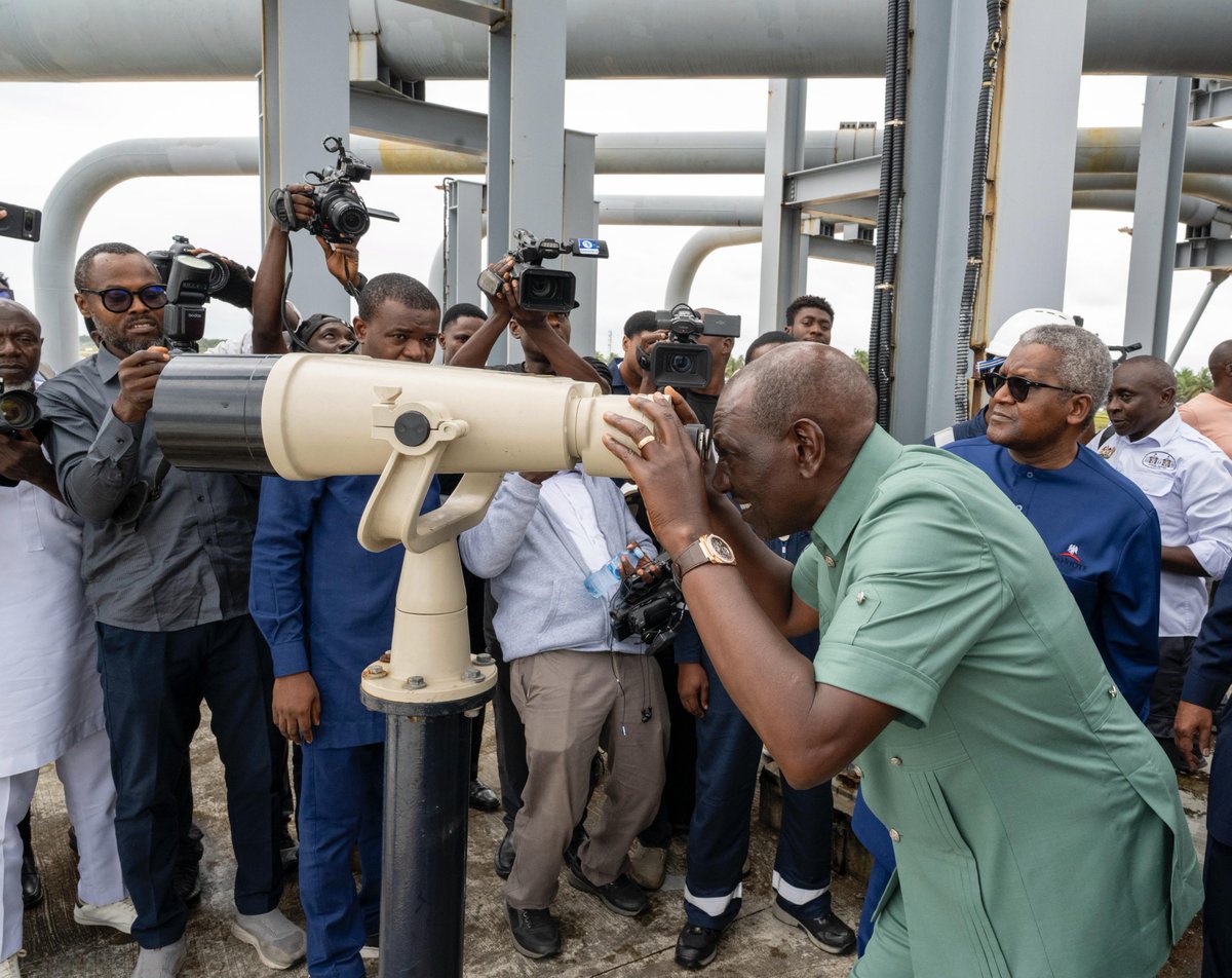 WilliamsRuto's tweet photo. Toured the Dangote Refinery in Lekki, Lagos State, Nigeria, at the invitation of Dangote Group President and CEO @AlikoDangote ahead of our groundbreaking ceremony for the Dangote East African Refinery in Lamu, Kenya, next week.

The refinery in Nigeria is a massive investment with a crude oil refining capacity of 700,000 barrels a day and produces more than 100 million litres of petrol, diesel and aviation fuel every day. The company has built 120km of sea cables to move crude from ships to the refinery.

This huge achievement is a testament of what African governments, investors and financial institutions can do together.

The refinery whose construction we launch in Kenya next week will be bigger. It will transform the petroleum sector in our country and region, providing fuel reliability and security, scaling up industrialisation and creating 60,000 jobs.

When the refinery is completed, spin off industries will emerge, including the production of fertilisers, chemicals, and packaging.