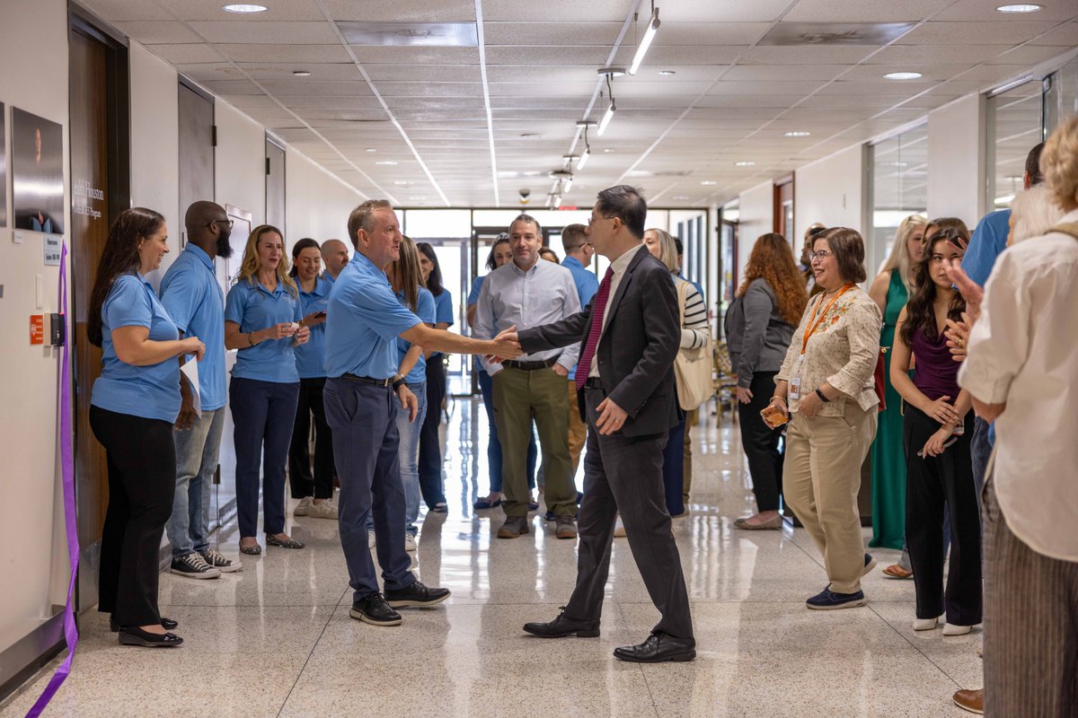 UTHealthHouston's tweet photo. Recovery is more than a statistic. 🧡
UTHealth Houston unveiled RECOVERY Heroes, a traveling photography exhibition featuring 10 individuals whose stories celebrate resilience, challenge stigma, and show that recovery is possible.
https://t.co/tESq8hbhhT https://t.co/OixhBBAPFB