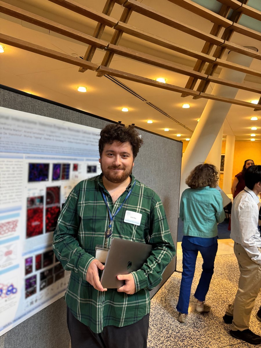 chiosislabmskcc's tweet photo. Last Friday @phdsadikbay presented some of our latest research at the 22nd Anderson Cancer Symposium. More to come! 
#interactome #mitochondria #HSP90 #proteomics #heatshockprotein #PTMs #posttranslationalmodification #cancer #omics https://t.co/QewkUCZZcA