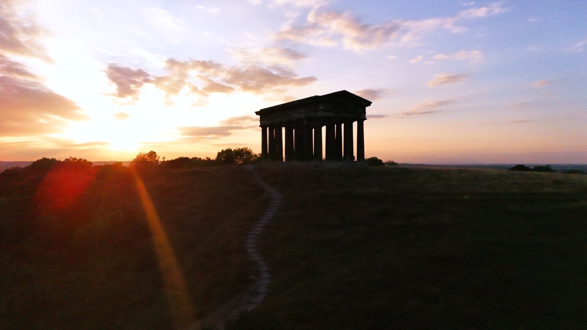 UKDroneClub's tweet photo. Great shots of a classic North East landmark, Penshaw Monument. 📍 👏
📷 by Keltoi
📨 Remember, you can post your own images and see what other club members are up to on the Grey Arrows Drone Club discussion forum — link in profile!
#UKDroneClub #DroneScene #droneshot #dronesuk #dronephotography #PenshawMonument #Sunderland #Newcastle