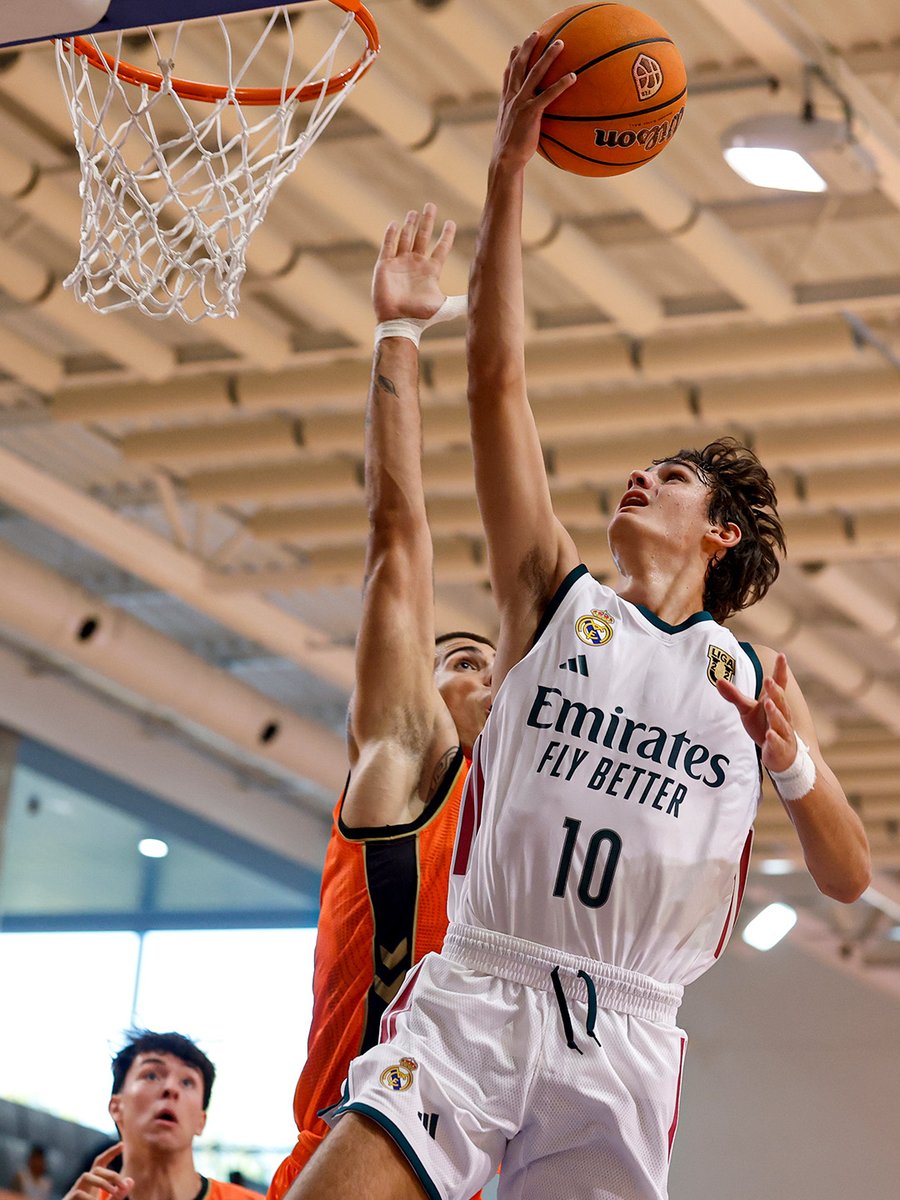 RMBaloncesto's tweet photo. 🏀 𝗟𝗜𝗚𝗔 𝗨 𝟮𝟬𝟮𝟲/𝟮𝟳
🏁 FP: Real Madrid  98 - 75 Valencia Basket https://t.co/G1Vrpj0UmC
