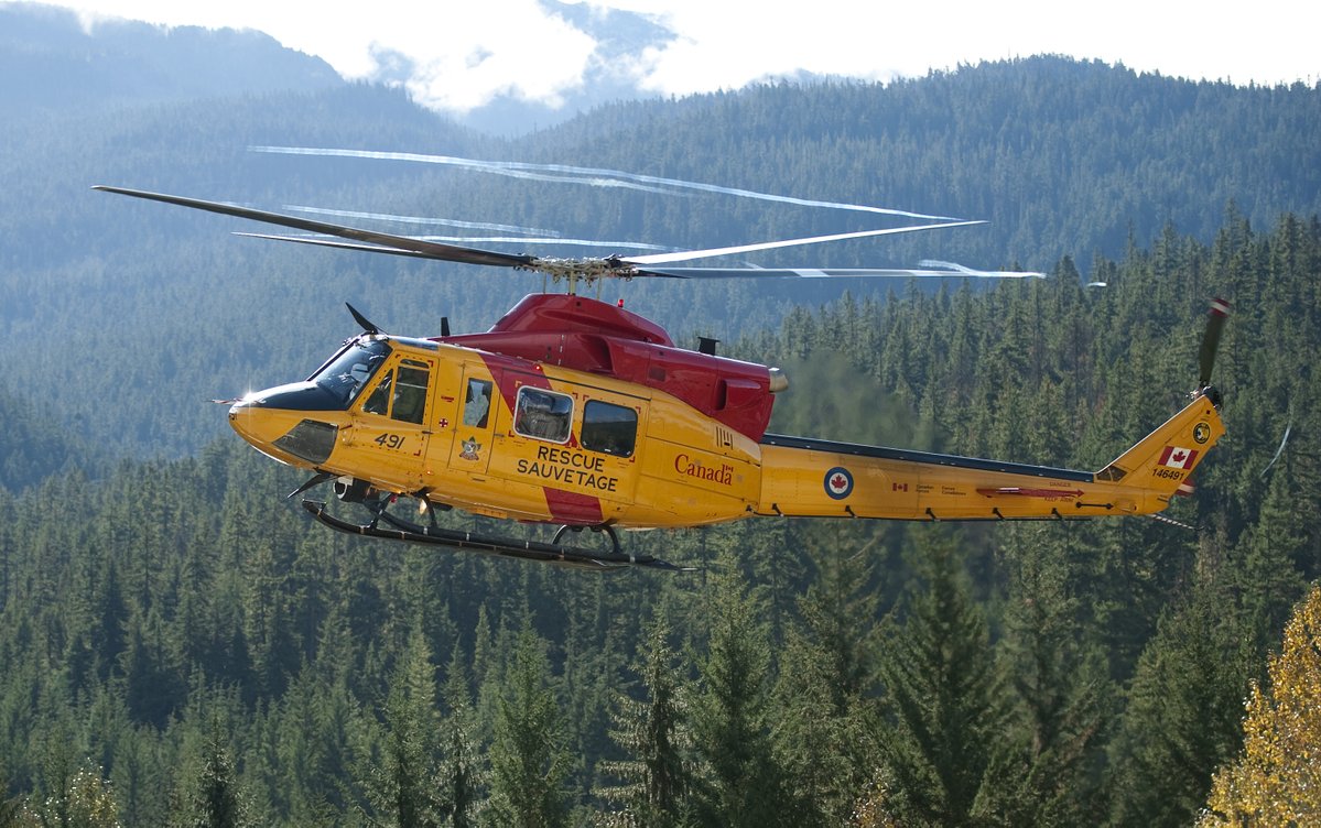 CJOC_COIC's tweet photo. Last weekend, CAF Search and Rescue crews responded to incidents from Newfoundland and Labrador to British Columbia. Working alongside partner agencies, they assisted mariners, hikers and aviators in distress. Thank you to CAF SAR crews for answering the call. https://t.co/Qjao0SgUJf