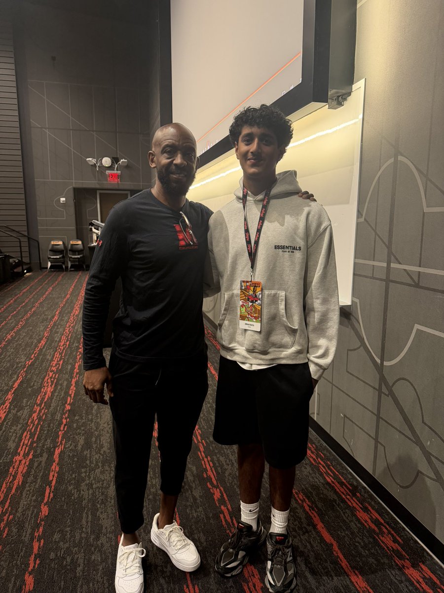ArmaanBhatia31's tweet photo. Thankful for the great visit to @TerpsFootball today with the OG Ducks 14u. #FearTheTurtle🐢 

@GregBiggins @adamgorney @SWiltfong_ @ChadSimmons_ @BrandonHuffman @3dqb_SoCal @TopPreps @CoachPepHam @CJTrickett9 https://t.co/8zXRndoj16