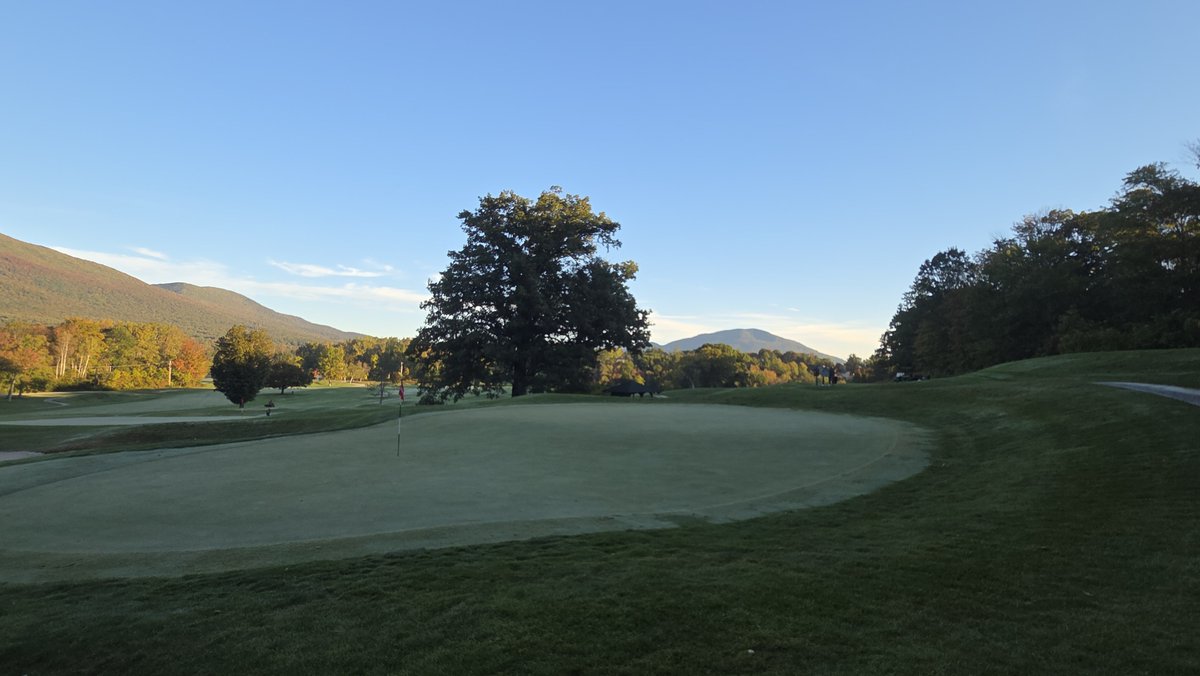 JSutton_turf's tweet photo. Beautiful start to fall, looks like theres going to be spectacular fall color soon https://t.co/cAofP6aCLx