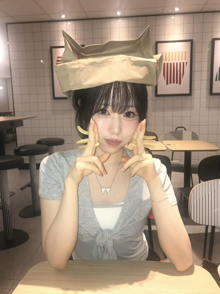 Sbunnyww's tweet photo. #트친소

롤 롤체 발로 옵치 뭐든 같이해요 . . . 🐱 https://t.co/wTppMJLjTV