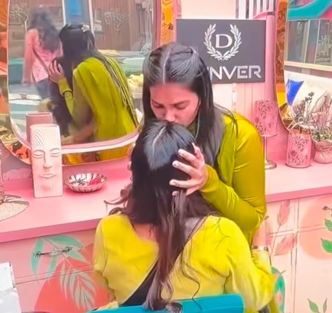 Slimshady182131's tweet photo. Shathiga and Lpee💩👩‍❤️‍💋‍👩 Sombuku
Enga kittaiyum hots la iruku engalukum Ai laa use panna theriyum 

#biggbosstamil10 https://t.co/xVISuBAhGs