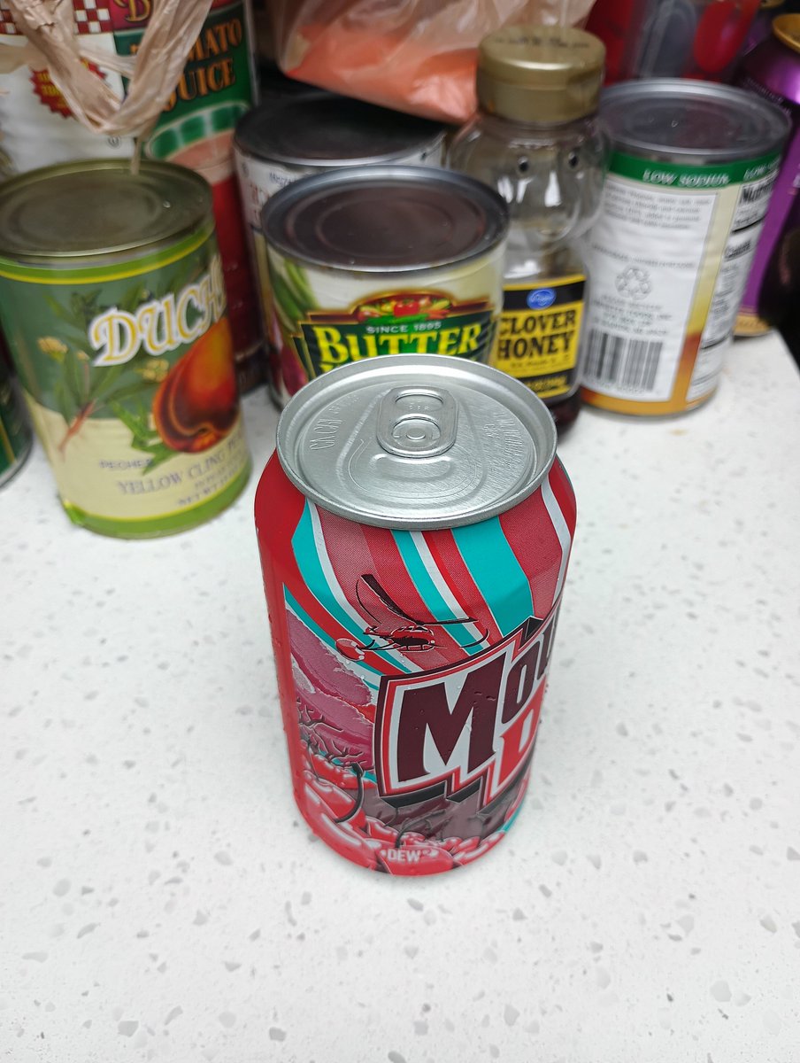 HungVampBrian's tweet photo. #MtnDew #MtnDewCodeRedCherry #MountainDew #MountainCodeDewCodeRedCherry #LoopStraw #RedLoopStraw https://t.co/aUH3xn9bMh