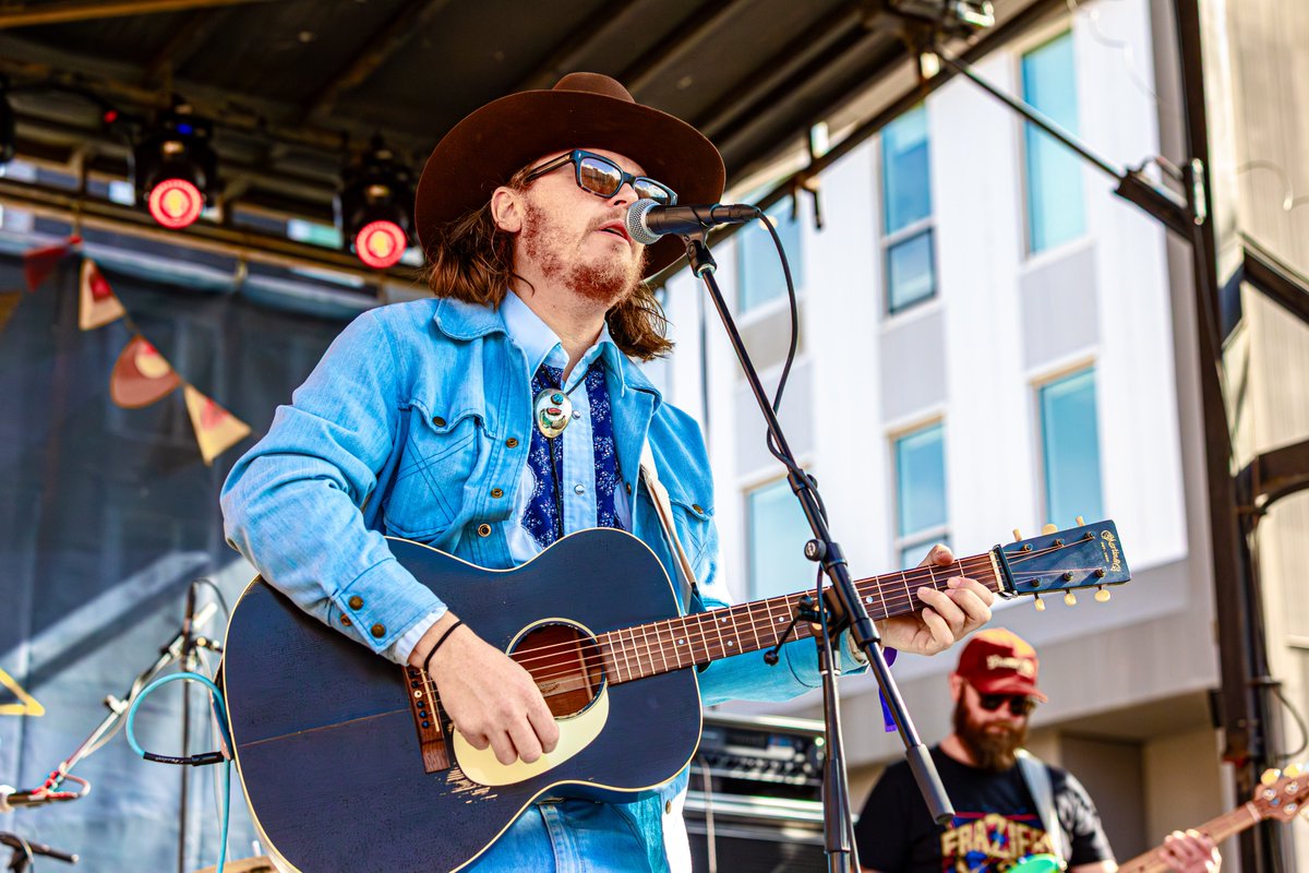 treefortfest's tweet photo. Treefort is all about discovery ✨ Who is your favorite band or artist you’ve stumbled upon at the fest? 

🎧 Speaking of artists, submissions for #treefort2027 are still open!

Don't wait → link in our bio to submit! https://t.co/1ZMZCKc33J