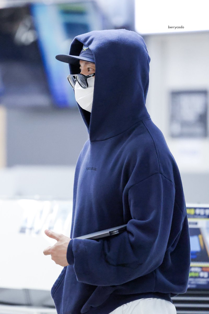 berryxcado's tweet photo. 260925 GMP-HND 출발 🛫

공항 사진 너무 미뤄서 이제 안 올려도 될 것 같지만
그래도 ...🥲

@donghae861015 
#동해 #이동해 #DONGHAE #ドンへ
@SJ_DnE_official
#슈퍼주니어DnE #SuperJuniorDnE https://t.co/yEKJ32o5QB