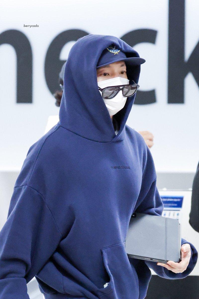 berryxcado's tweet photo. 260925 GMP-HND 출발 🛫

공항 사진 너무 미뤄서 이제 안 올려도 될 것 같지만
그래도 ...🥲

@donghae861015 
#동해 #이동해 #DONGHAE #ドンへ
@SJ_DnE_official
#슈퍼주니어DnE #SuperJuniorDnE https://t.co/yEKJ32o5QB