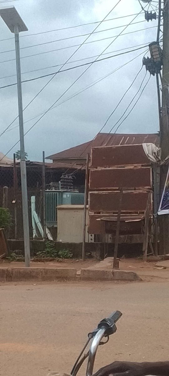 Ola_Of_Ogun1's tweet photo. Dosumu Olushola Babatunde wrote 

“Hon LADO brought Transformer to Ogere Garage, before six months The Transformer blew off Unrepairable. Late Hon IJAYA brought another Transformer, till today The Transformer is still working perfect. APC IS THE BEST https://t.co/LqLgrEi39E