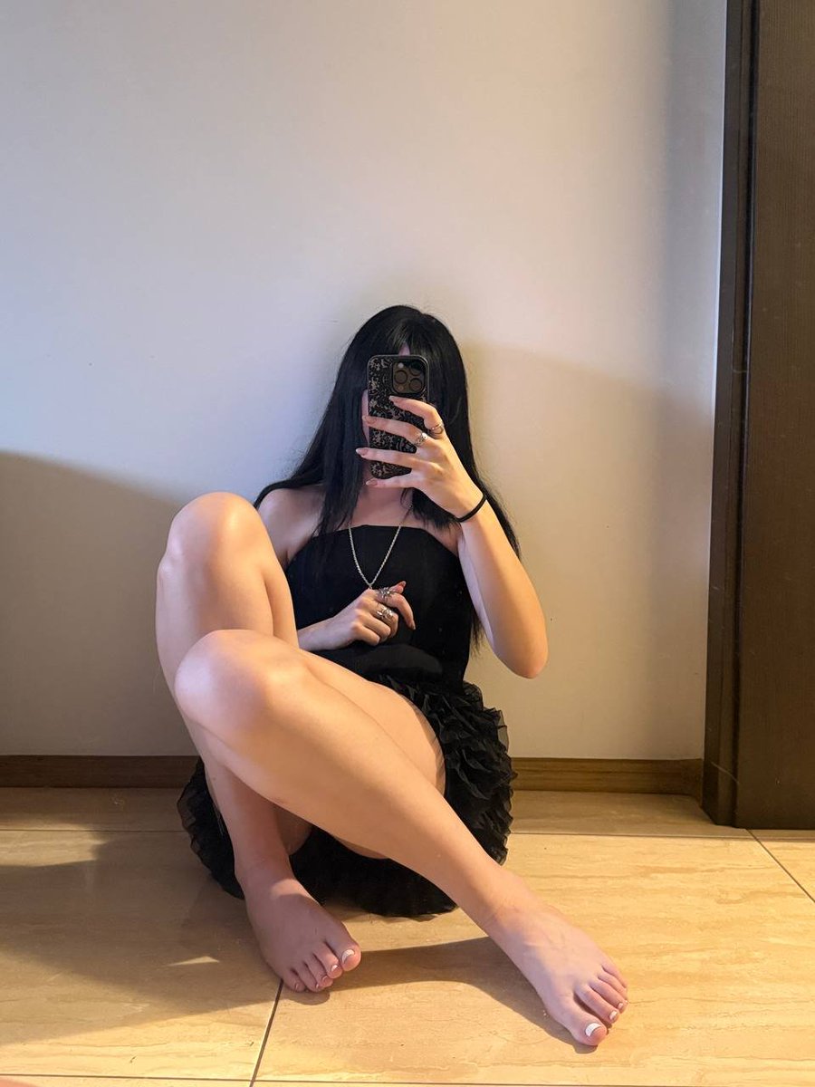 Linafresko's tweet photo. Today's feet and soles :3 https://t.co/G3wOKtPLGN