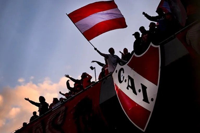CAI__Matias's tweet photo. Si de verdad los candidatos quieren al club, gane quien gane, tienen que ponerse todos a disposición. Aportando desde su lugar con sponsors, inversiones, jugadores..lo que sea necesario para salir adelante. De lo contrario, no quieren al Rojo. De esta se sale todos juntos. https://t.co/e0MBOCbxh7