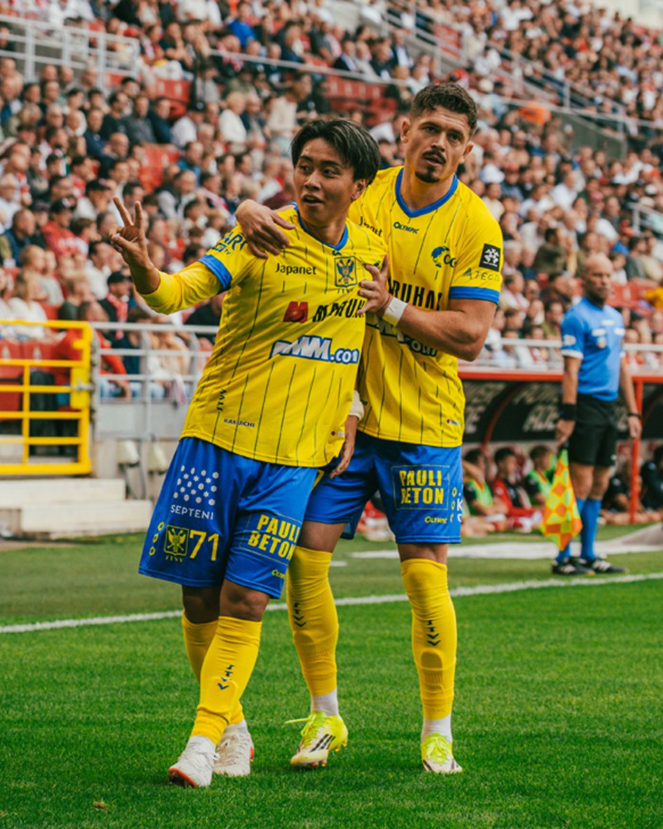 STVV_JP's tweet photo. 🐥📸 Match Photo 📸🐥
第4節アントワープ戦で
ゴールを決めた
荒木遼太郎選手・サメド・バジュダル選手
松澤海斗選手の
ゴールセレブレーション🕺 https://t.co/TDvboKwV7y