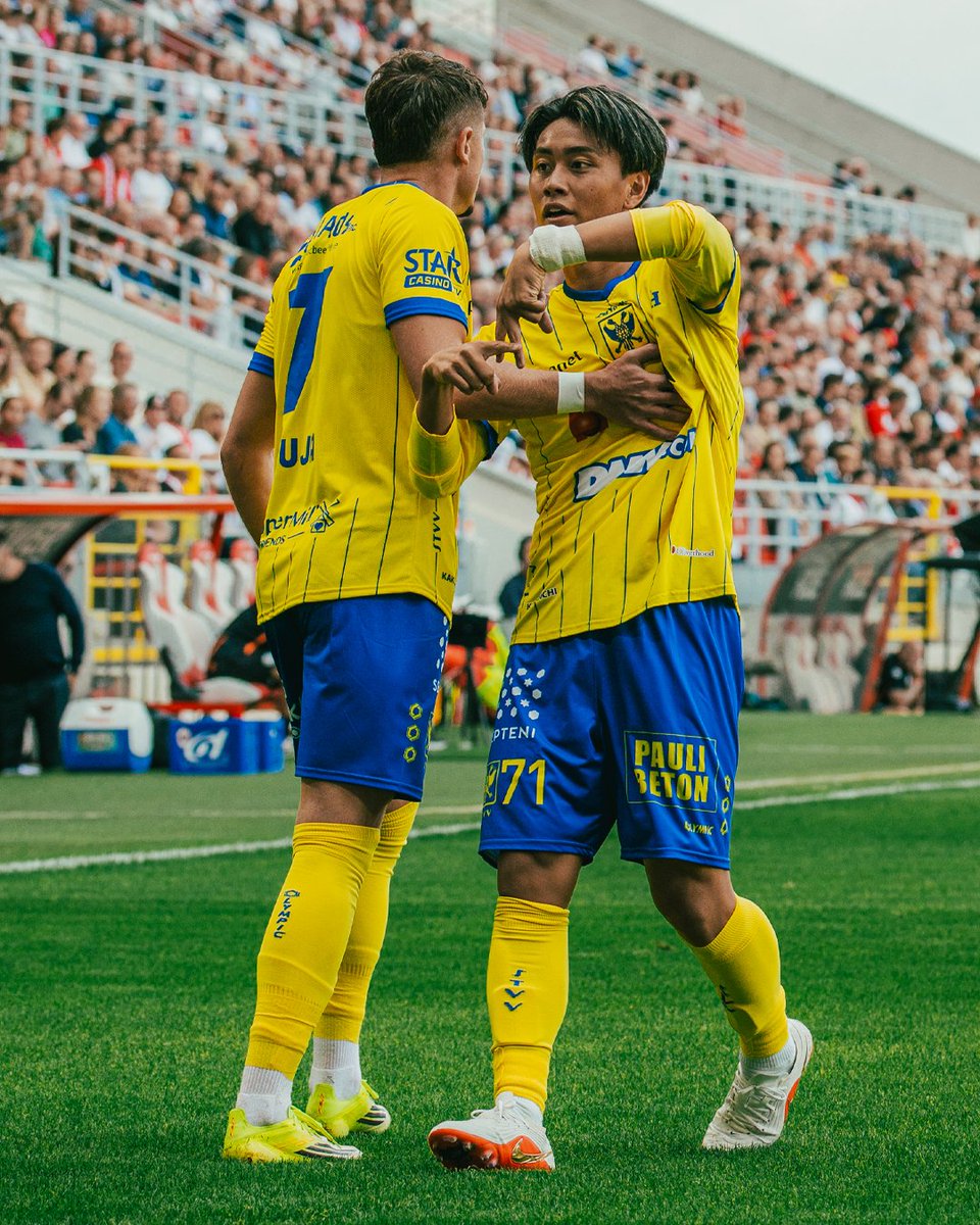 STVV_JP's tweet photo. 🐥📸 Match Photo 📸🐥
第4節アントワープ戦で
ゴールを決めた
荒木遼太郎選手・サメド・バジュダル選手
松澤海斗選手の
ゴールセレブレーション🕺 https://t.co/TDvboKwV7y