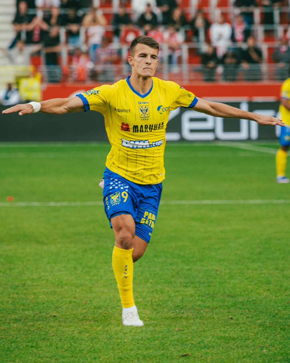 STVV_JP's tweet photo. 🐥📸 Match Photo 📸🐥
第4節アントワープ戦で
ゴールを決めた
荒木遼太郎選手・サメド・バジュダル選手
松澤海斗選手の
ゴールセレブレーション🕺 https://t.co/TDvboKwV7y