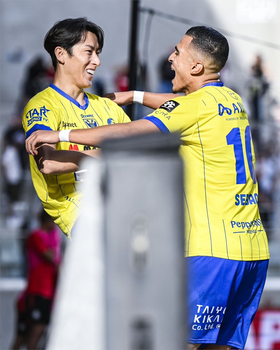 STVV_JP's tweet photo. 🐥📸 Match Photo 📸🐥
第4節アントワープ戦で
ゴールを決めた
荒木遼太郎選手・サメド・バジュダル選手
松澤海斗選手の
ゴールセレブレーション🕺 https://t.co/TDvboKwV7y
