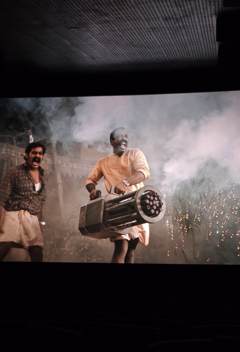 Jish9596's tweet photo. #Dhoomakethu 

What a Movie🤣👌
ചിരിച്ചു ചത്തു മൈര് 😮‍💨😂
Superb First Half🔥🔥
Decent 2nd Half 
കിടിലൻ Climax👌👌

#Sajingopu 😂 #Ganapathy ❤️😂 https://t.co/Po7WYDMSGq