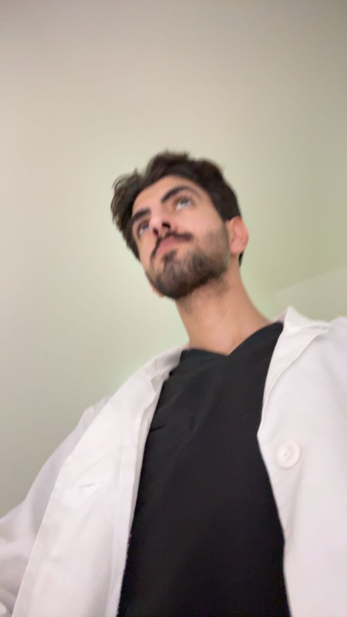 jqj_1's tweet photo. ناس مداوم وناس تحتفل https://t.co/ir5WpHxpDK