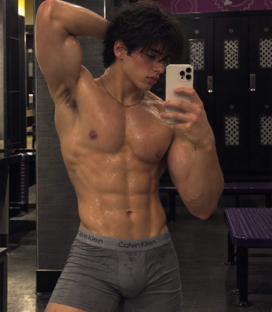 mattyking116's tweet photo. might need a shower ;) https://t.co/zrGUuaXivW