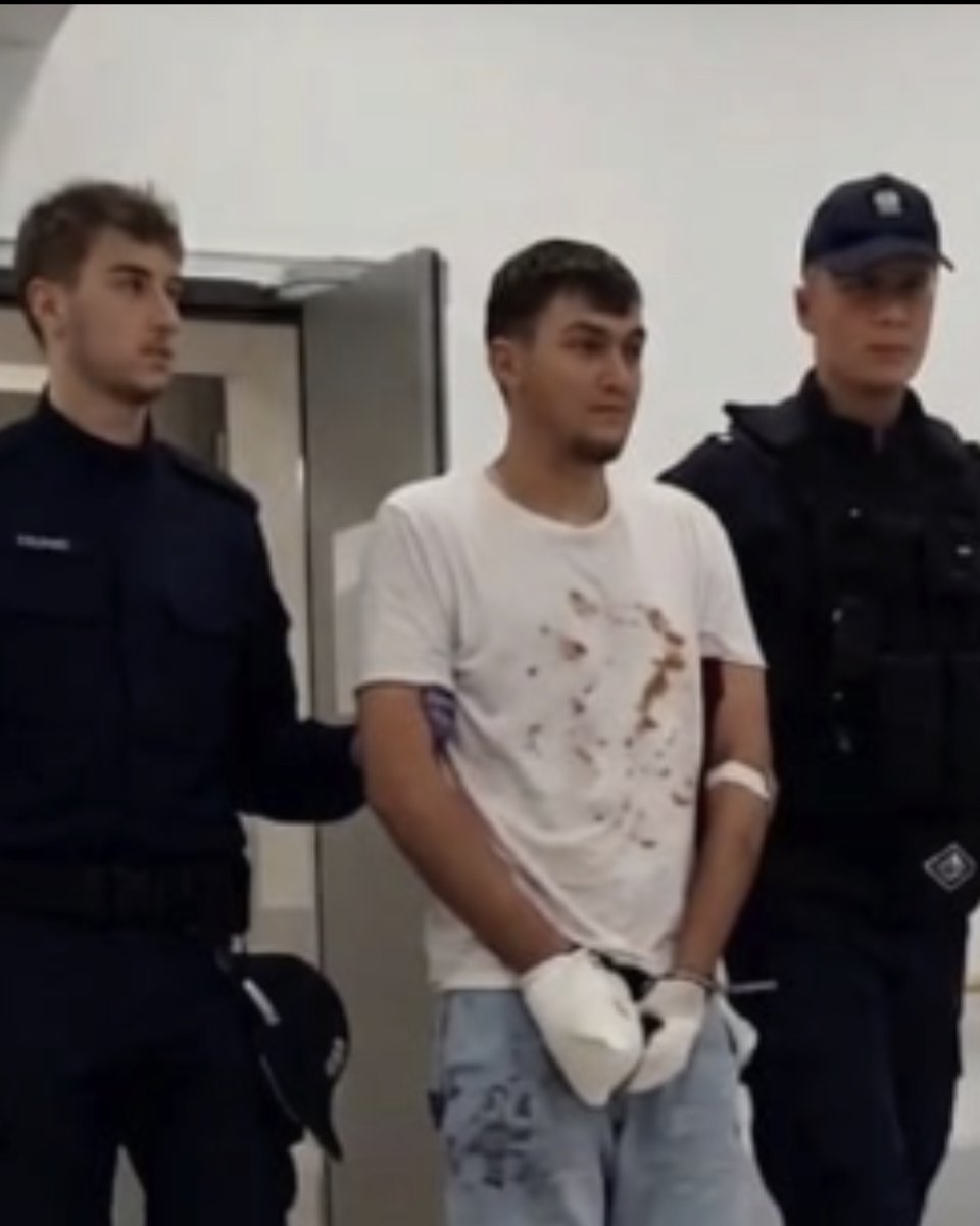 DorotaKania2's tweet photo. Ihor M. , zabójca z Jarosławia, trafił do zakładu psychiatrycznego. W maju 2026  Ukrainiec brutalnie napadł  na 71-letnią zakonnicę na ulicy, zrywając jej krzyż z szyi. Policja szybko go zatrzymała, a powołani biegli psychiatrzy oficjalnie uznali go za całkowicie niepoczytalnego. Zamiast kary więzienia, prokuratura wnioskowała o umieszczenie go w zamkniętym zakładzie psychiatrycznym. Trafił tam, ale sąd w sierpniu umorzył postępowanie i zastosował środek zabezpieczający w postaci leczenia w warunkach ambulatoryjnych