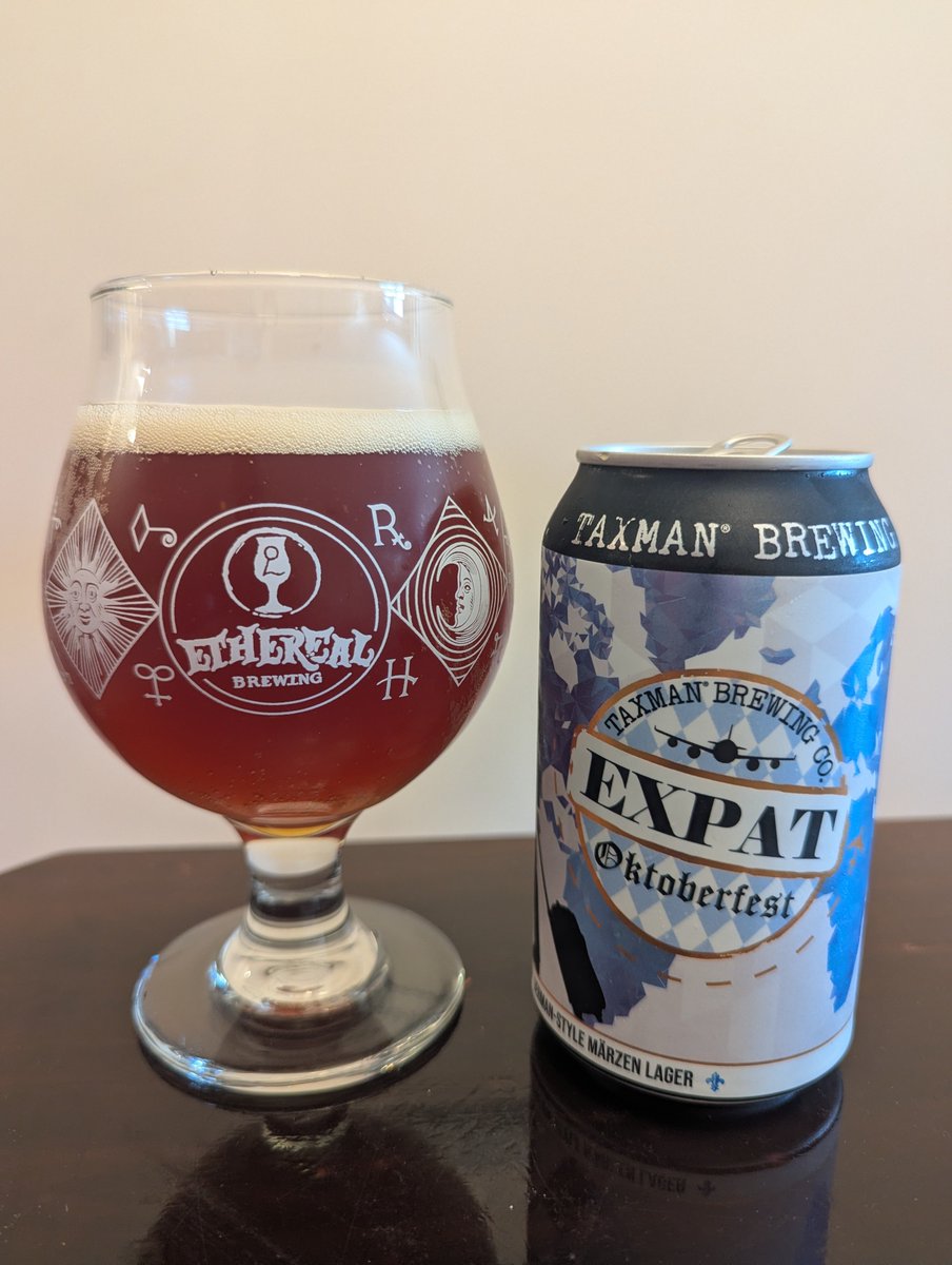 PaulDSmith16's tweet photo. Hoppy #FridayIndianaBeer with @taxmanbrewing Expat: Oktoberfest. @Indybeersleuth @RobertRolfeFedd @Crobb88 @BradMitchell02 @KohnRita @Baileybones32 @scrappybooogle @howarmat @theindianapizza @bierhauler @mikeslomba @joshualakins @812farms @beersnobsean #INBeer https://t.co/wg5jxgD4L5