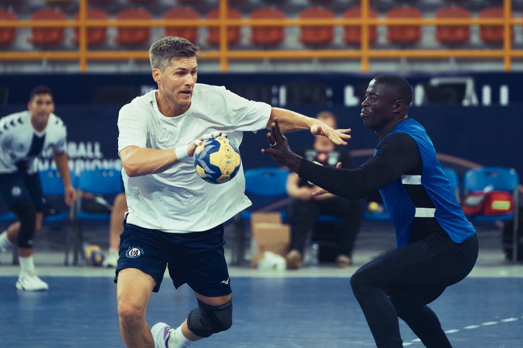 USEmbassyCairo's tweet photo. 🇺🇸🤾‍♂️ From LA to Egypt! 🇪🇬

We’re so happy to have the LA Handball Team here in Egypt, taking the court with Zamalek at the Handball Club World Cup! 🤾‍♂️🔥

From football to handball, sports have a way of bringing us together. Different teams, different countries, same love for the game. 🇺🇸🤝🇪🇬❤️
