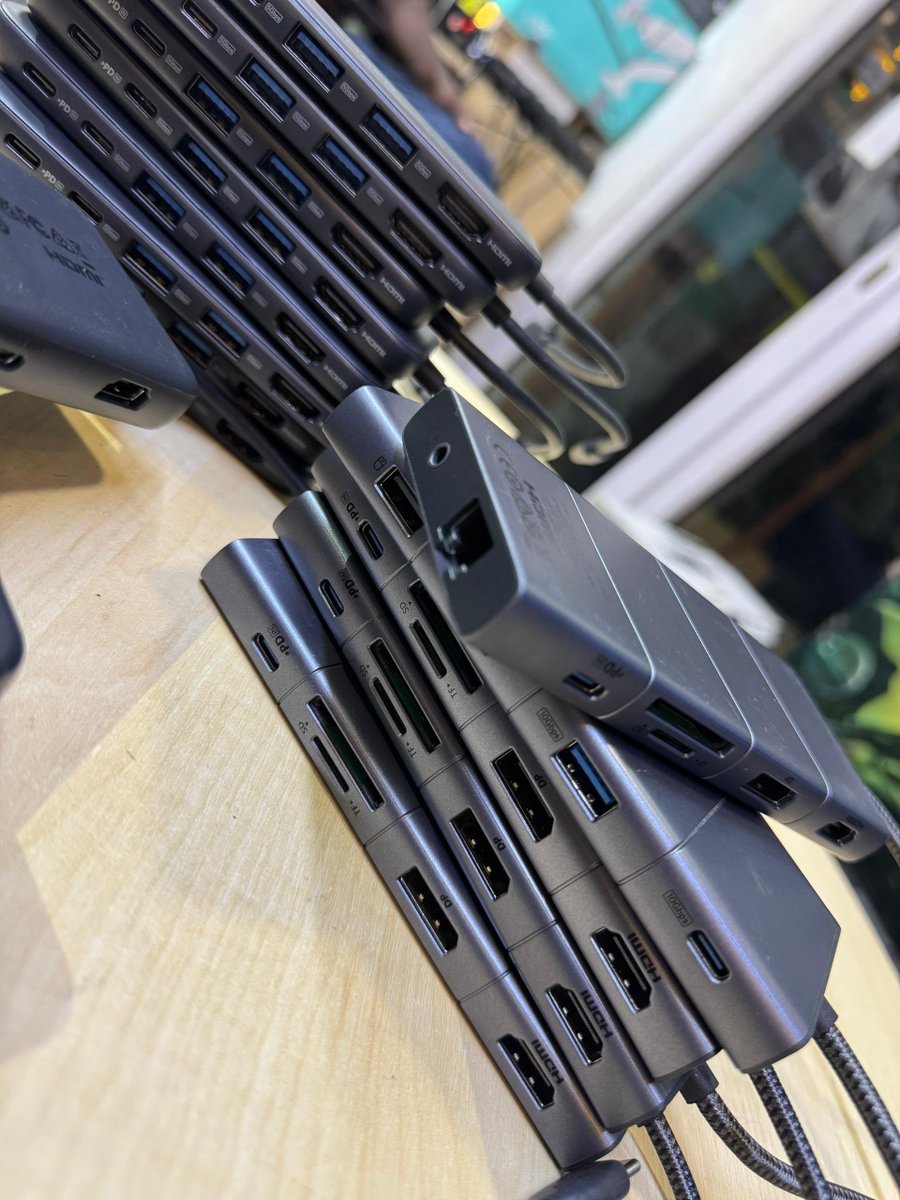 DansoPhilip10's tweet photo. Original Anker USB-C Hub, 11-in-1 Docking Station Dual Monitor with 4K HDMI and DP 

1 USB-C and 1 USB-A 10Gbps Data Ports, 2 USB 2.0 Data Ports, 4K HDMI and DisplayPort, 85W Max PD, Ethernet, for XPS and More

750gh https://t.co/lnnhk0HLJa