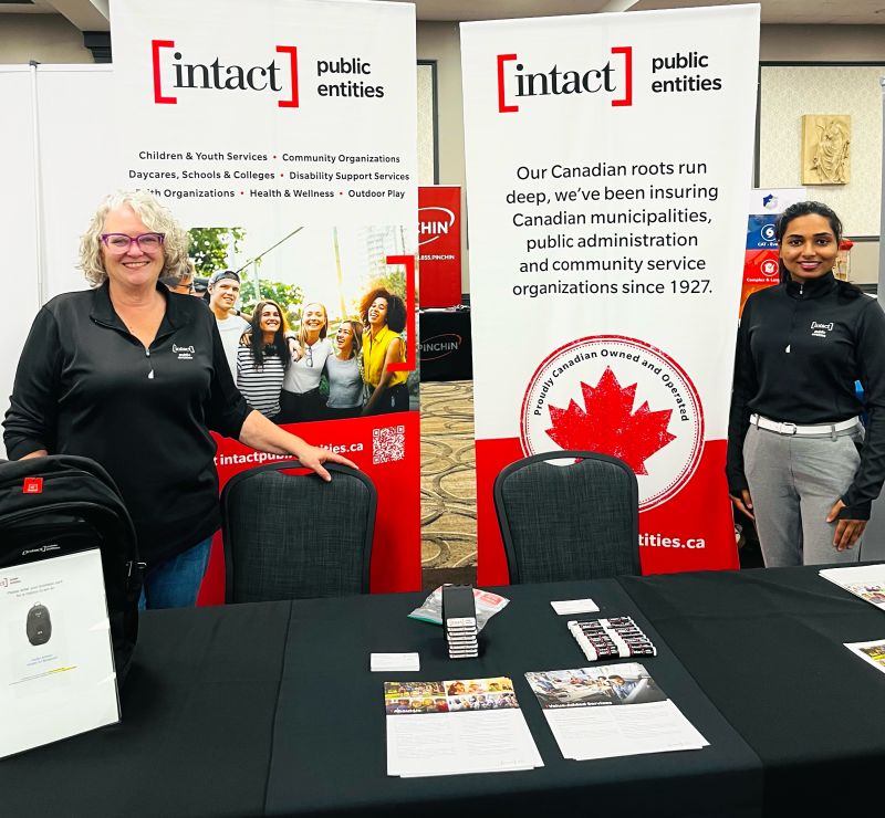 IntactPE's tweet photo. What a night! It was wonderful connecting with industry partners and brokers at @InsuranceInsCA's Meet the Industry Night in London. 

Didn't get a chance to come say hello? Let's chat – connectwithus@intactpublicentities.ca https://t.co/BOM6DjXOxA