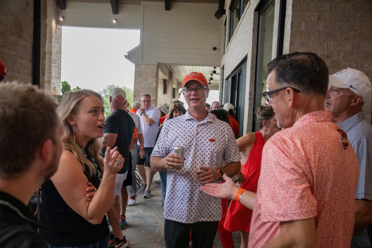 OSUPOSSE's tweet photo. A great evening with fellow Cowboys and Cowgirls! 🧡

Thank you to everyone who joined us for Clem Night. Good food, great conversations, and a shared love for Oklahoma State made it a night to remember.

#GoPokes #TheCodeCalls https://t.co/7oA7uxCJE2