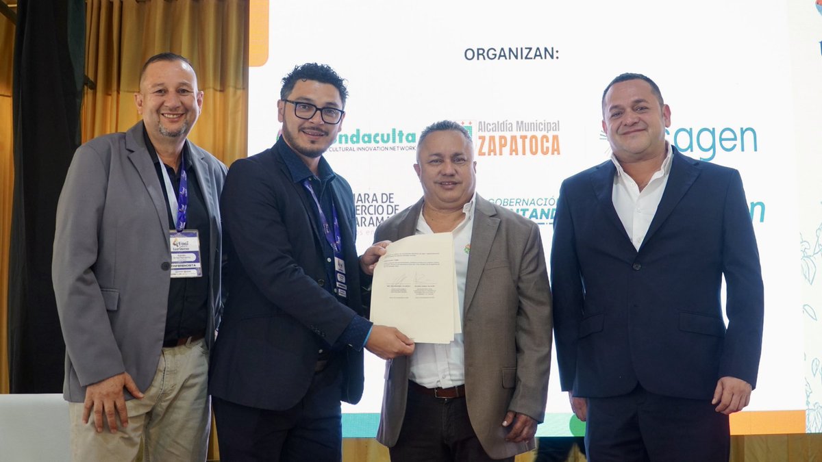 CCBucaramanga's tweet photo. Sostenibilidad y firma de entendimiento. 🌍✍️ El turismo sostenible como motor de desarrollo: innovación, competitividad y progreso social. Con Erick Madrigal Villanueva y Adrián Arias Navarro, de la Universidad Nacional de Costa Rica, quienes además firman una carta de entendimiento con la región.