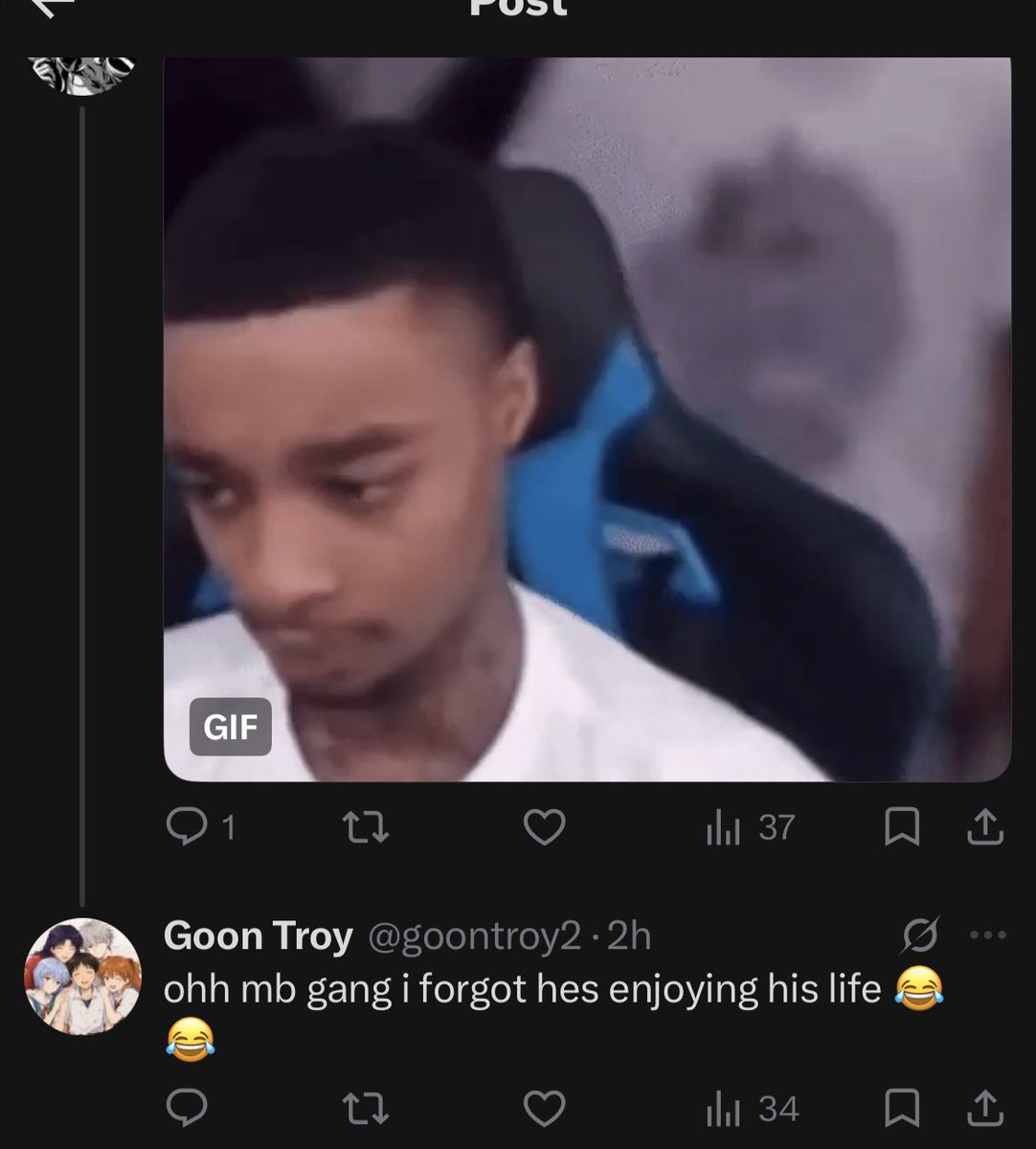 ykRyuu_'s tweet photo. I can’t tell if this guy is joking or not .. but if he is that’s just sad😭😭 find a hobby bruh. Ppl getting dissed for enjoying life ✌️ https://t.co/CyePrKnt1c