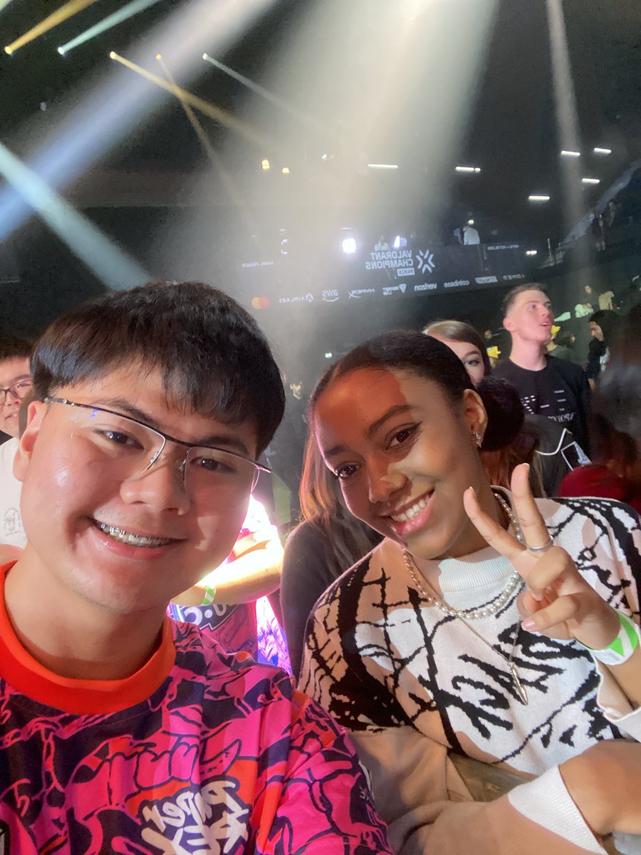 y0riina's tweet photo. 1 year ago at vct champs in Paris 🥲🥲🥲🥲🥲🥲🥲 https://t.co/zhNQdXdqYn