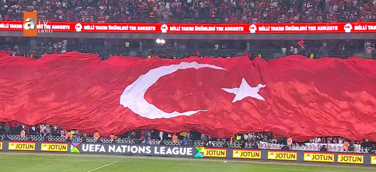 milli_arena's tweet photo. VATAN
SANA 
CANIM
FEDA. 

Kocaeli'de tribünler. https://t.co/INMNP0SfgC