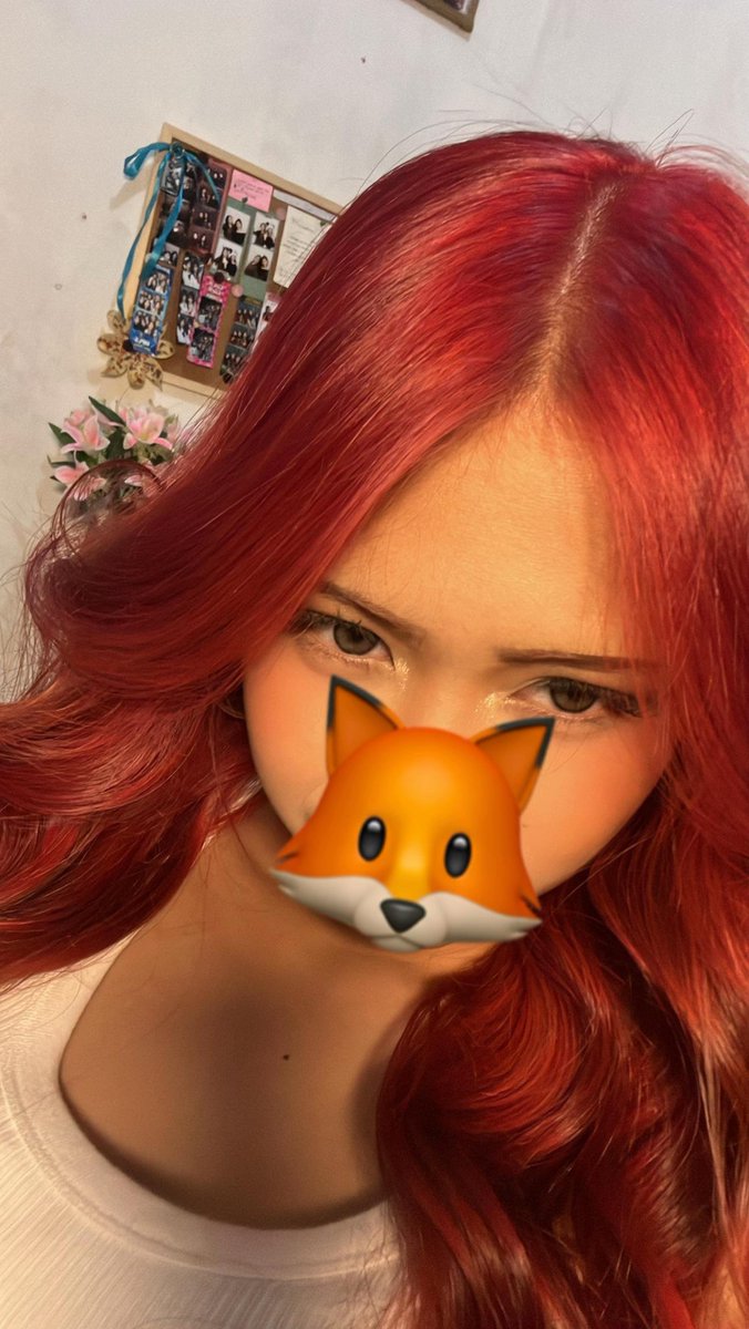 ryuuzakiikanna's tweet photo. miss my red hair fr https://t.co/5eARh3hDr6