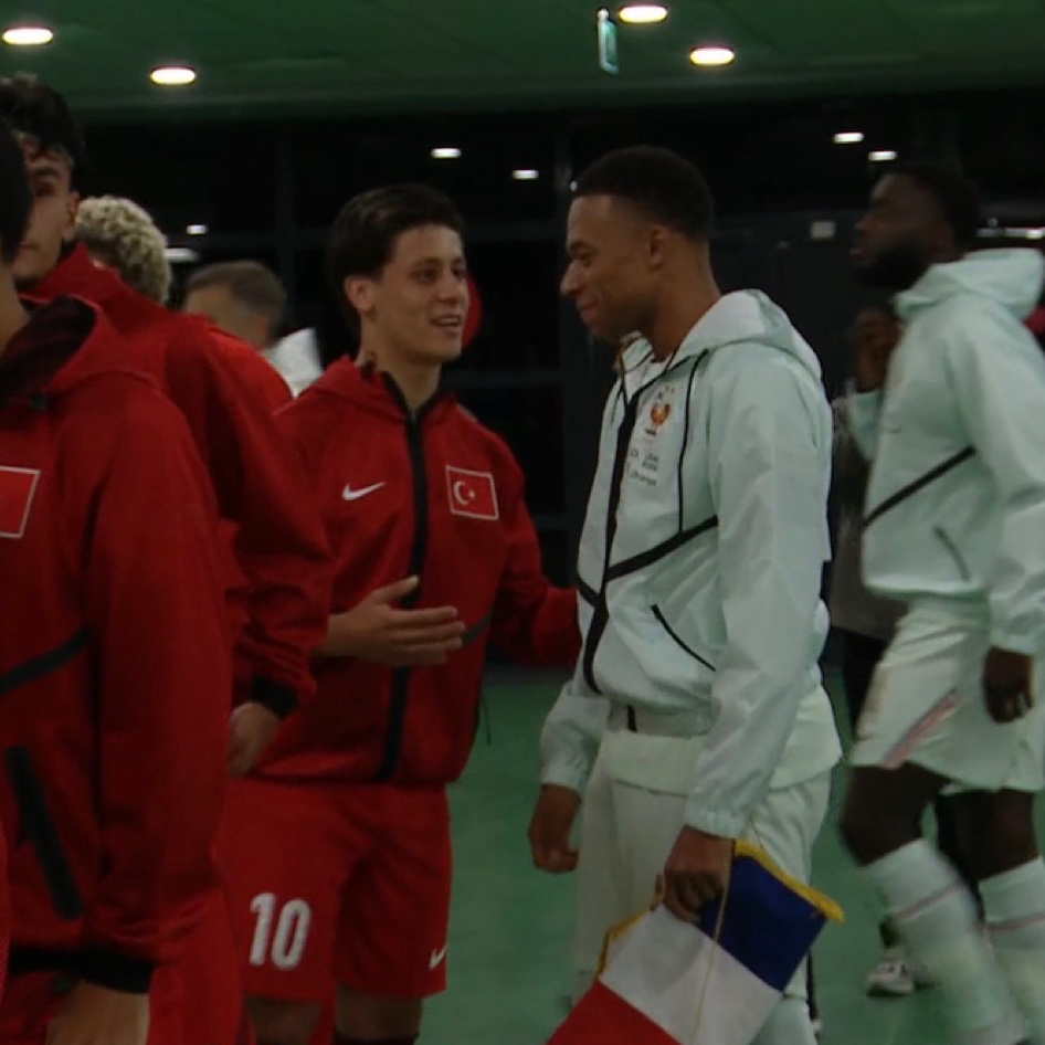 MadridXtra's tweet photo. Arda Güler x Kylian Mbappé 🤍🇹🇷🇫🇷 https://t.co/sfh5qv8N3G