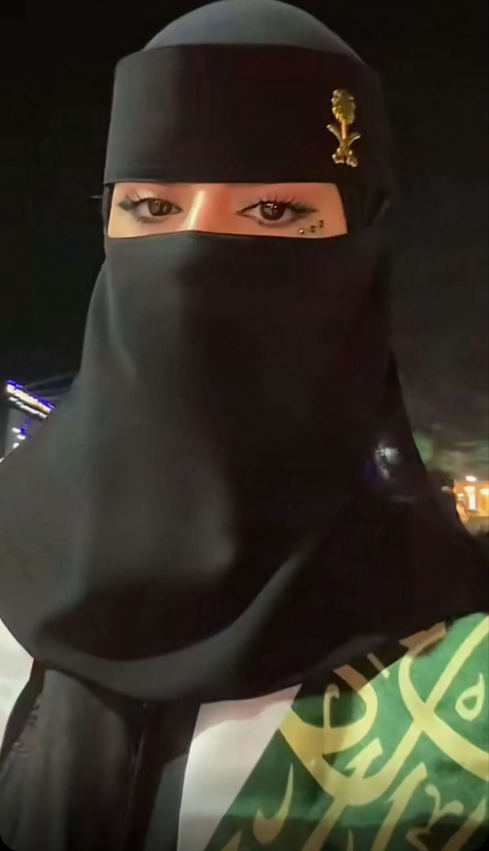 Jiha58's tweet photo. - كان عَليك أن تبقى بجَانبي عِندمَا 
هَزمتني الأشياء لا أن تكُون ضِمنها !
#مساء_الخـير #خواطر https://t.co/GhCZ79cL2c
