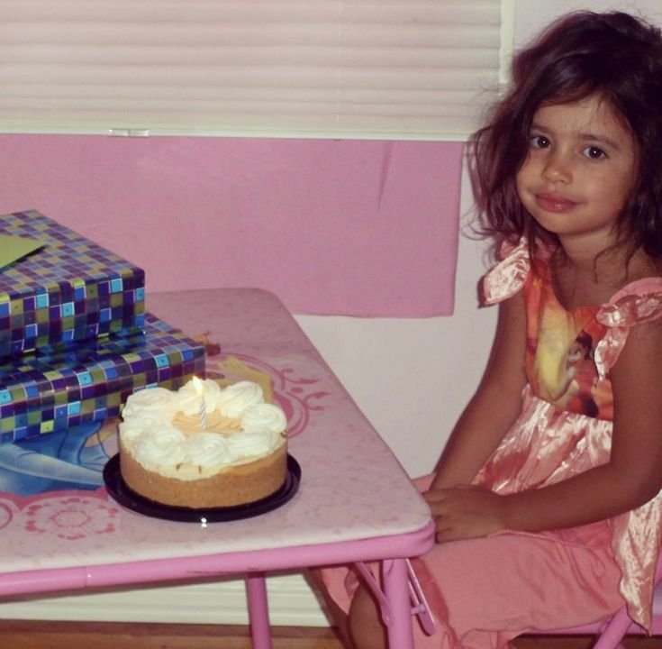 GlaisonLuiz1995's tweet photo. @quemehduda A Kylie bebê é a coisinha mais fofa do mundo!! 👶🏼🥹❣️❣️ https://t.co/WUu4b1uPh5