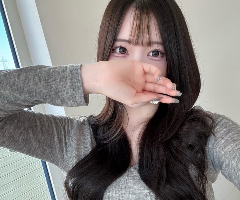 FrankRattin's tweet photo. 幸せにしてくれる人いないの？
そもそも会える人いないか

#裏垢女子 #会える #オフ #制服 #jk #現役 https://t.co/EKVsxccDSZ