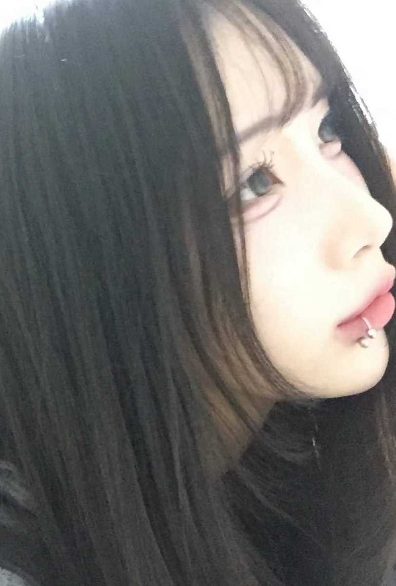 FrankRattin's tweet photo. 幸せにしてくれる人いないの？
そもそも会える人いないか

#裏垢女子 #会える #オフ #制服 #jk #現役 https://t.co/EKVsxccDSZ