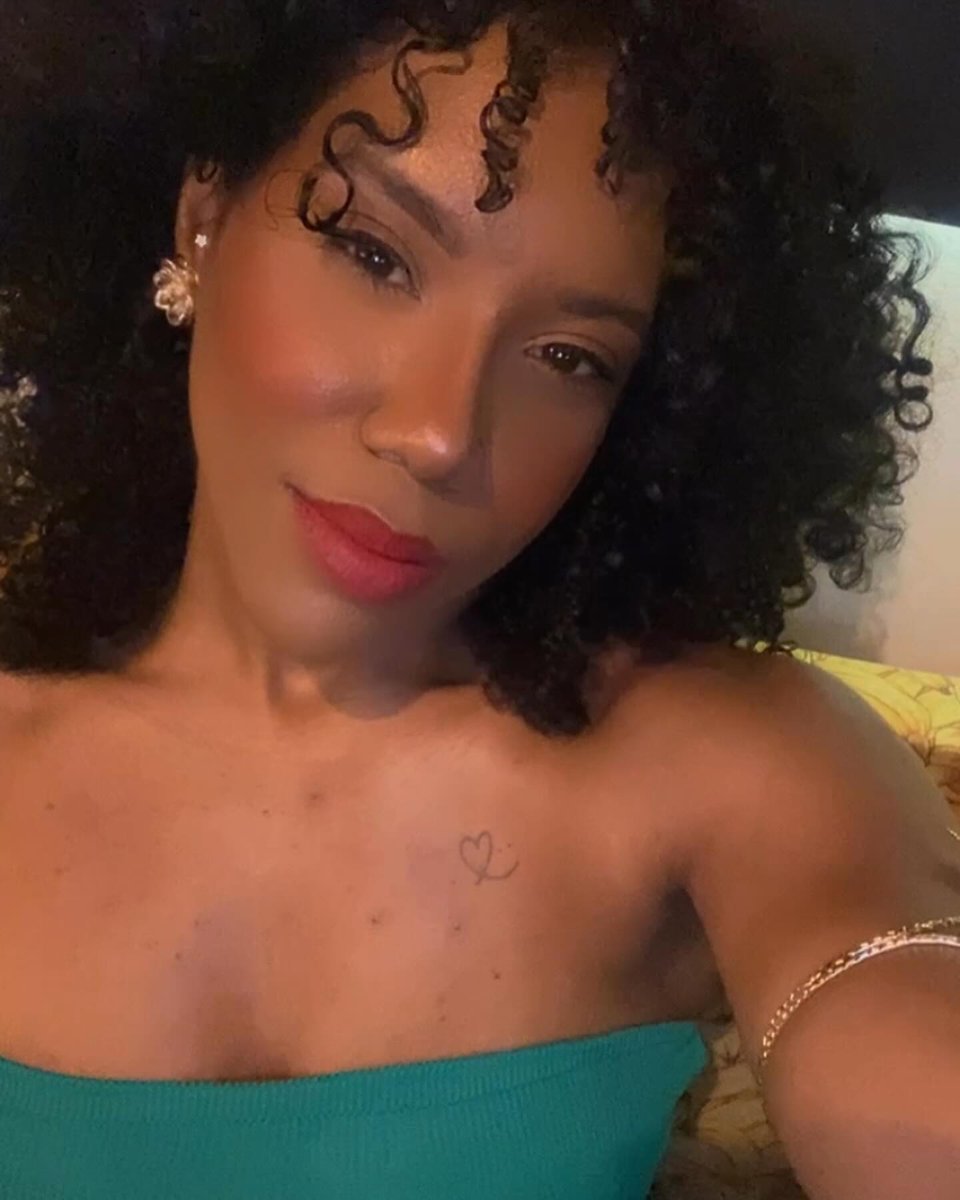 SherleneZexuq's tweet photo. Estou cada dia mais linda. Hoje, em especial. https://t.co/ObcyJ92iQp