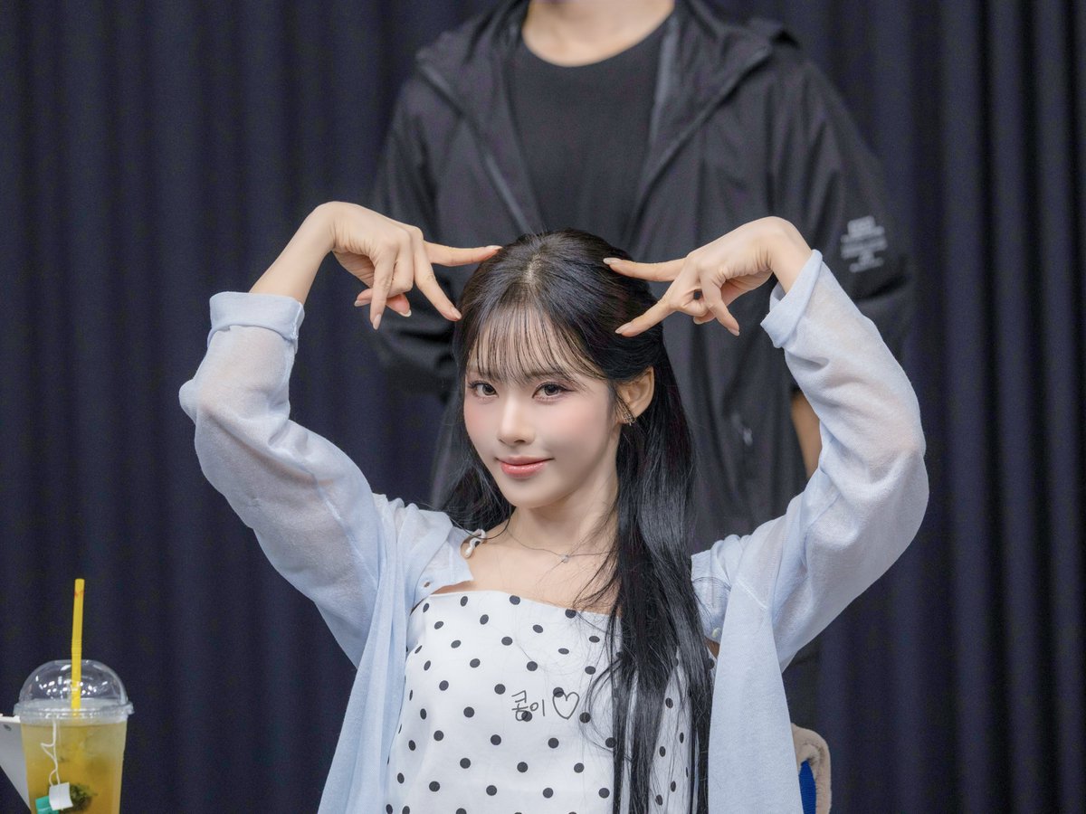 Jyeon_Kong's tweet photo. 260828

땡땡이⚪️⚫️

#프로미스나인 #fromis_9
#박지원 #PARKJIWON https://t.co/jYMZt49Pfw
