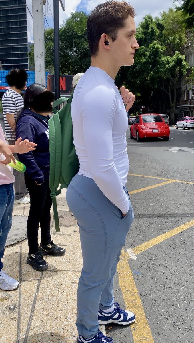 CarlosJaviln2o's tweet photo. Porque ya es de nuestro nalgones favoritos, nos ha hecho sacar litros de leche y fantasear en poder tener nuestra verga dentro de el #nalgonescallejeros #nalgon #culon #culodemacho #paparazzicallejero #paparazzinalgon #cazadordeculos #cazadordenalgones #menass https://t.co/1MTLiW8aSk