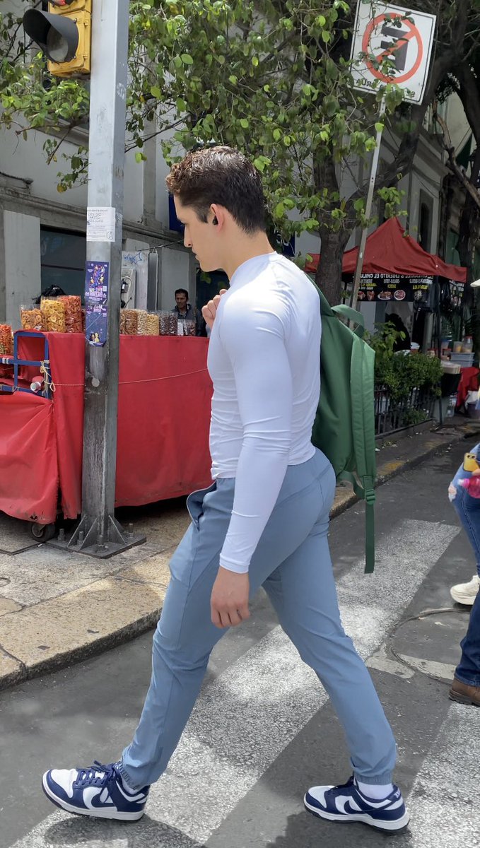 CarlosJaviln2o's tweet photo. Porque ya es de nuestro nalgones favoritos, nos ha hecho sacar litros de leche y fantasear en poder tener nuestra verga dentro de el #nalgonescallejeros #nalgon #culon #culodemacho #paparazzicallejero #paparazzinalgon #cazadordeculos #cazadordenalgones #menass https://t.co/1MTLiW8aSk