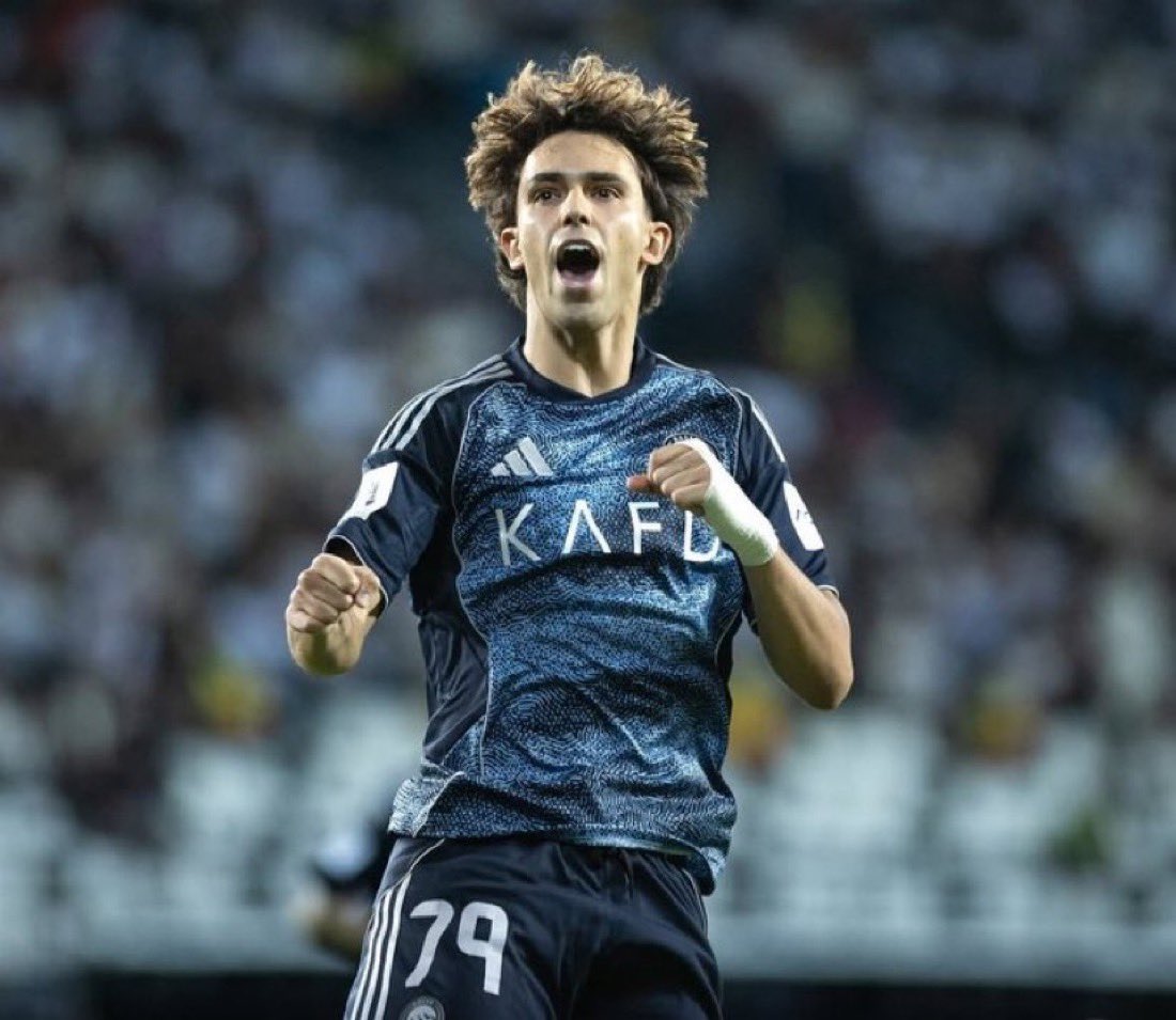 alharbi_44's tweet photo. الصحف البرتُغالية : 

نادي #النصر السعودي هو من أعاد جواو فيليكس إلى وضعه الطبيعي "جميع بيئات أندية أوروبا عجزت عن ذلك" 

بيئة النصر
هي أعظم بيئة في كُرة القدم . https://t.co/4Vp0Wjevdg
