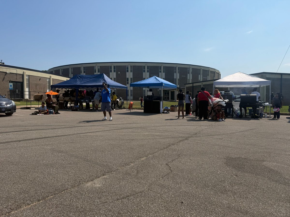 FriendsMemphis's tweet photo. Need us to hold your kiddo while you get tested? We’ve got you; don’t let the little ones stop you from putting your health first. ❤️👶🩺Thank you to Sheffield High School and Rock of Ages Lodge #264 for the invite.
#Friendsforall #Testing #Friendslovethekids https://t.co/aR8T13Vqum