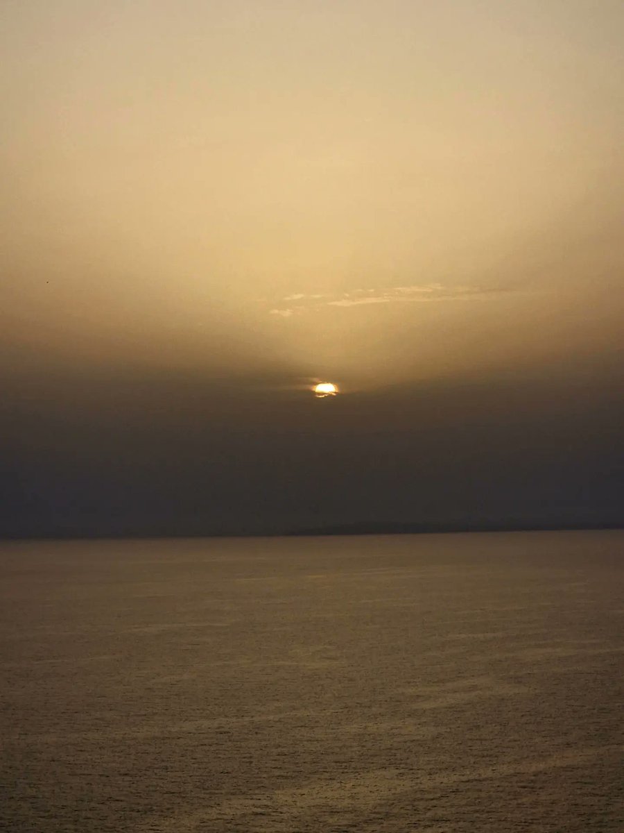 JesuEstrella's tweet photo. At the edge of the world https://t.co/vmVkxccbDB