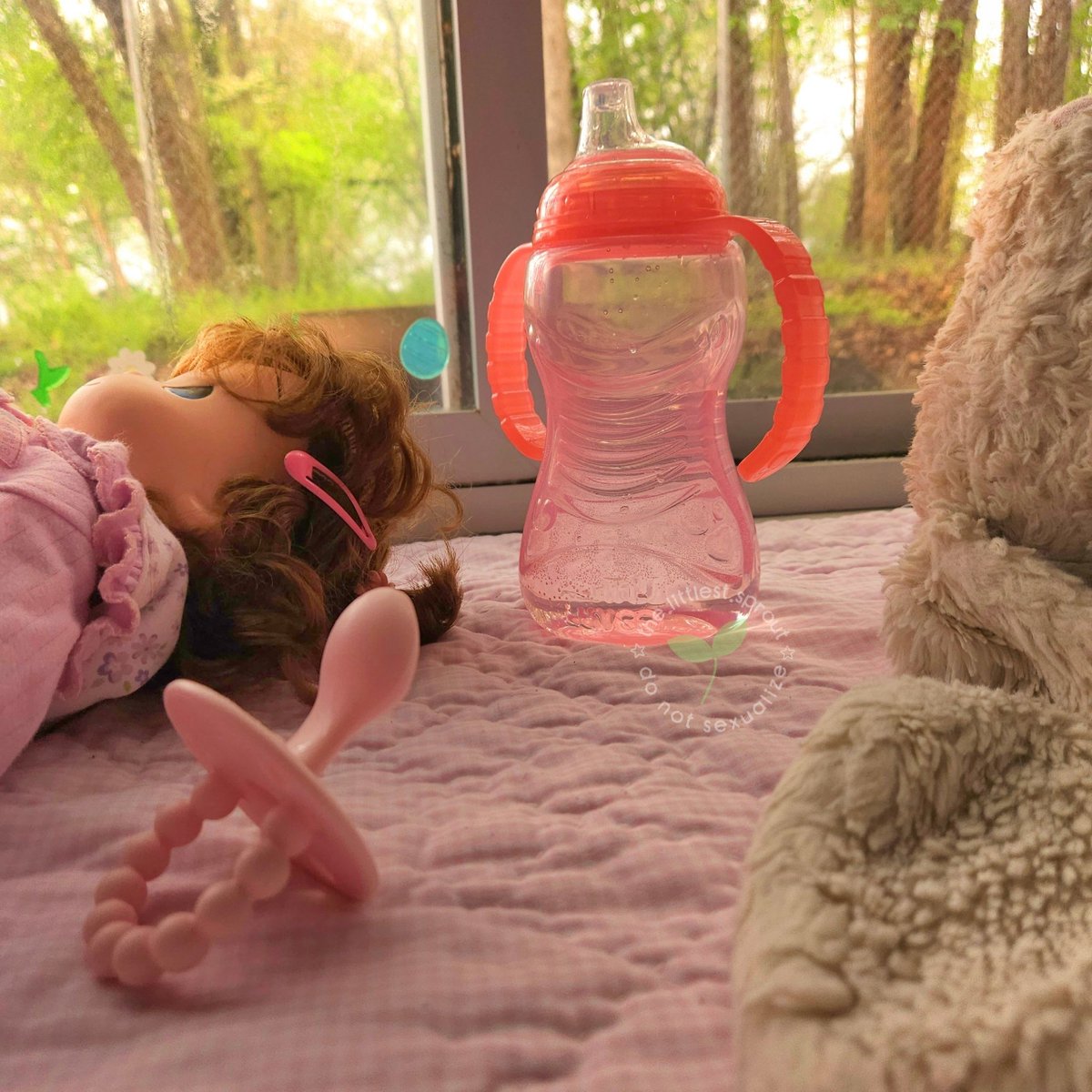 ittlest_sprout's tweet photo. Sun-showers &amp; snuggles! ☀️🌧
My absolute favorite pictures <3

#agere #ageretwt #ageregression #littlespace https://t.co/1OGNnNP0Mr