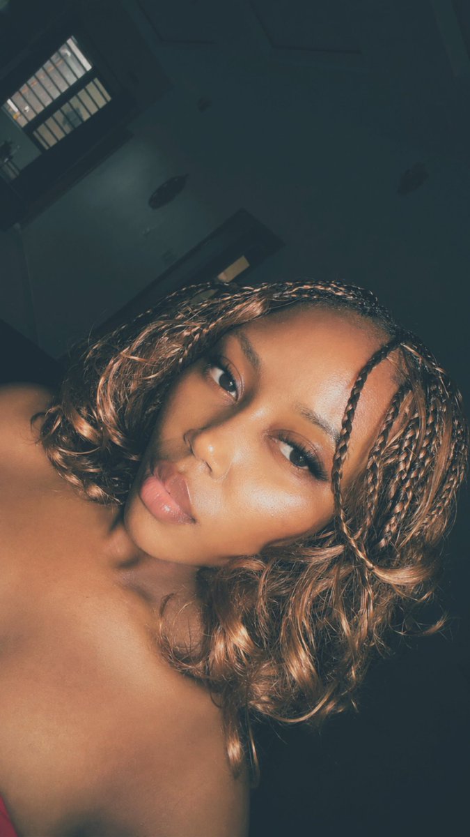 omowunmi1998's tweet photo. 🌻🌻🌻🌻 https://t.co/qBkBivEoLX
