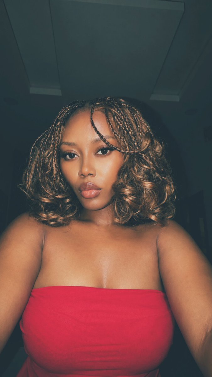 omowunmi1998's tweet photo. 🌻🌻🌻🌻 https://t.co/qBkBivEoLX